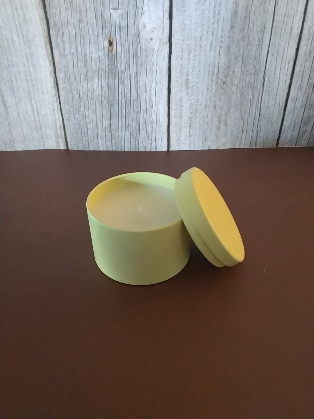 4oz Iced Vanilla Woods candle