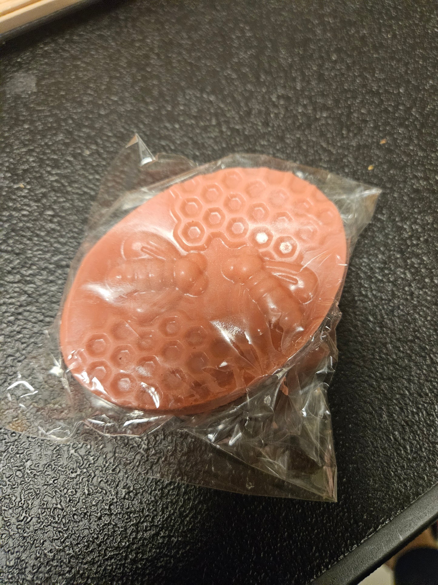 3oz Honey Soap: Goji Berry + Hemp